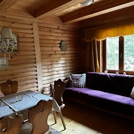 Lesna Nad Jeziorem Gim Na Mazurach Сasa de vacaciones Teerau